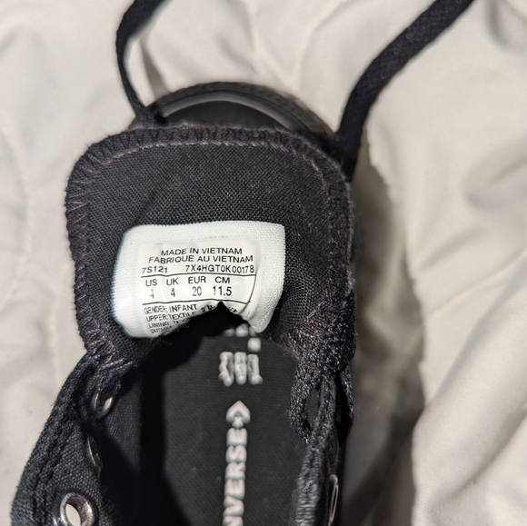 Converse hi top chuck taylors size 4 - Picture 4 of 4